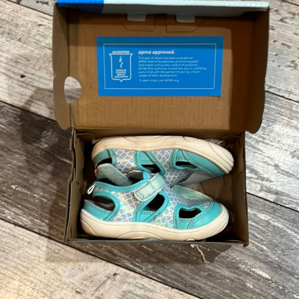 Stride rite wave aqua